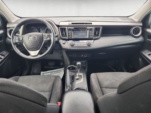 Used 2018 Toyota RAV4 XLE image 10