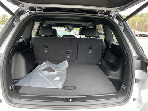 New 2026 Jeep Grand Cherokee Altitude image 5