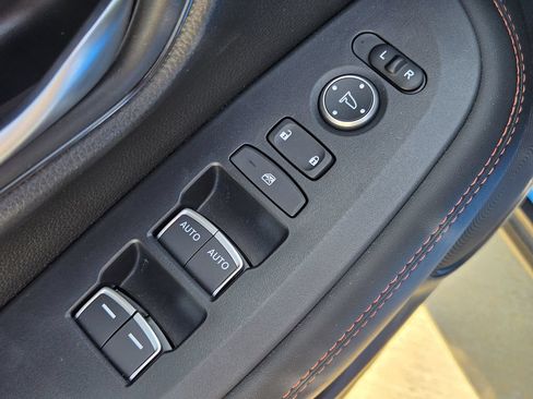 Certified 2026 Honda HR-V Sport image 32