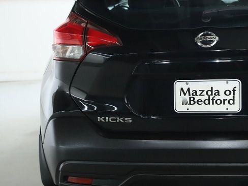 Used 2019 Nissan Kicks S image 42