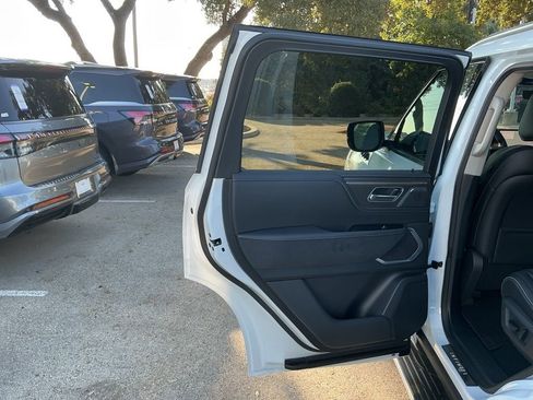 Used 2026 INFINITI QX80 Luxe w/ Exterior Package image 23