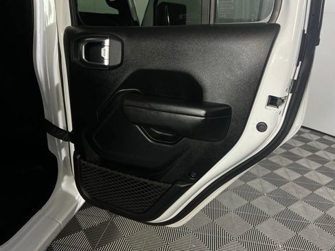 Used 2021 Jeep Gladiator Sport image 28