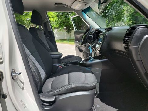 Used 2019 Kia Soul + image 35