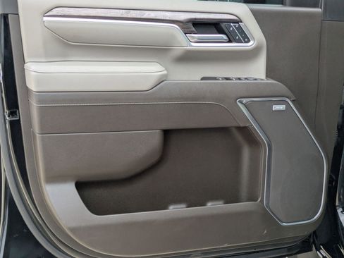 Used 2025 Chevrolet Silverado 2500 LTZ w/ LTZ Premium Texas Edition image 11