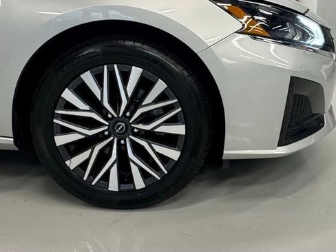 Used 2024 Nissan Altima 2.5 SV image 20