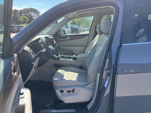 New 2026 Volkswagen Atlas SE FWD image 21
