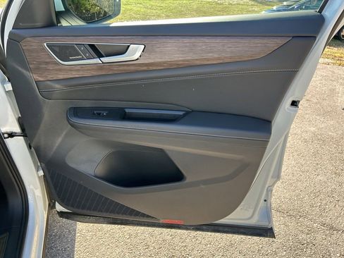 Certified 2025 Volkswagen Atlas SEL Premium R-Line image 46