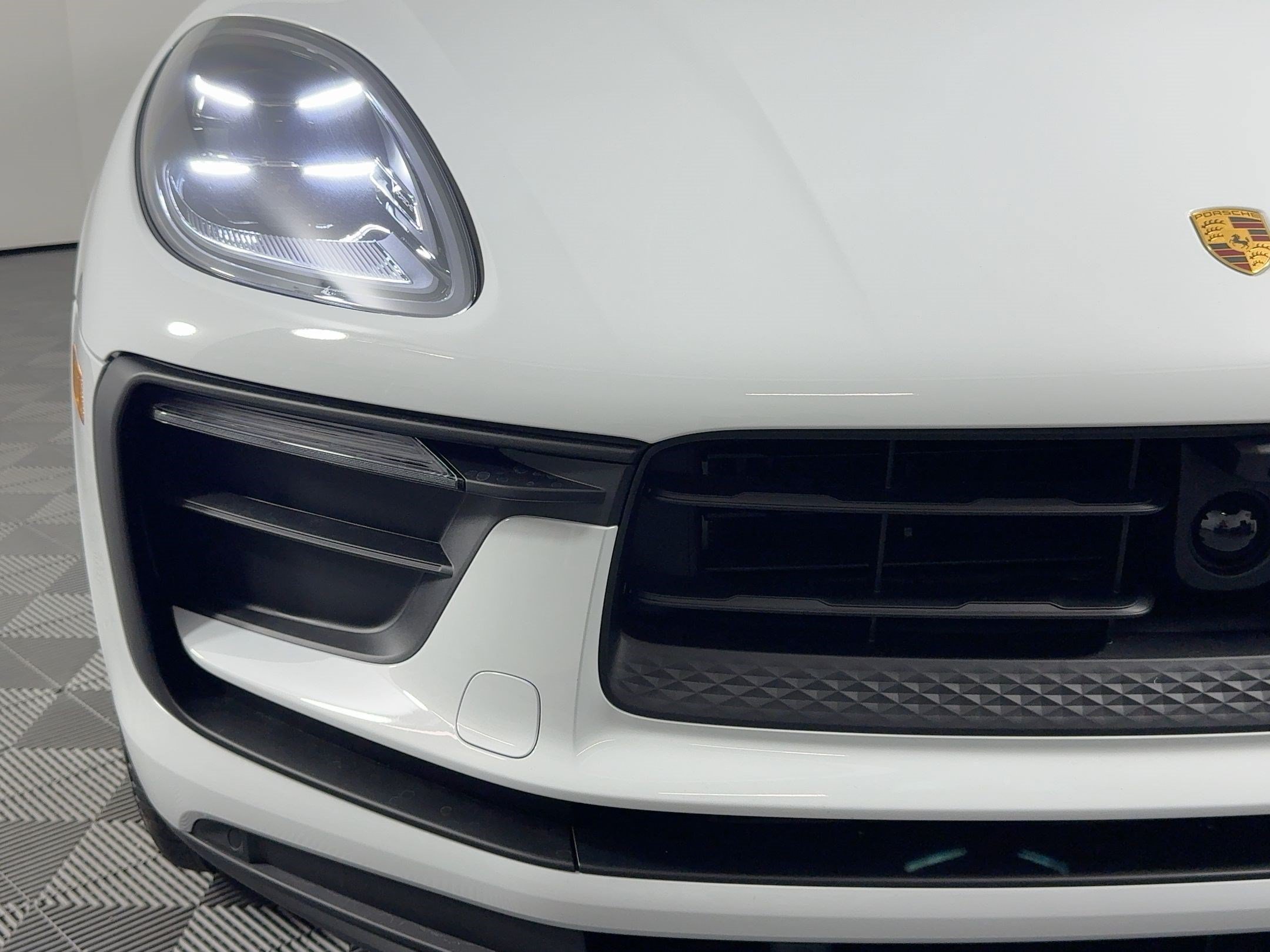 Certified 2026 Porsche Macan AWD/4WD image 11