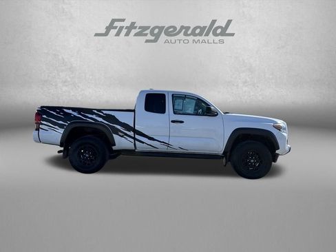 Used 2019 Toyota Tacoma SR w/ SX Package image 4