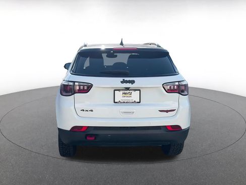 Used 2025 Jeep Compass Trailhawk AWD/4WD image 9