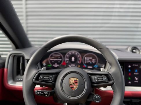 New 2025 Porsche Cayenne Coupe AWD/4WD image 19