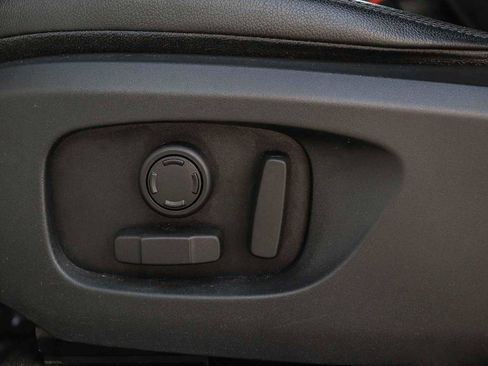 Used 2018 Land Rover Discovery Sport HSE image 21