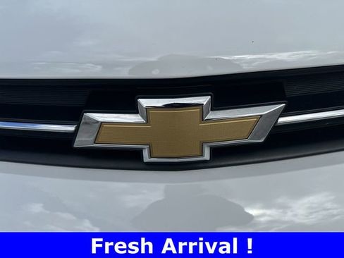 Used 2022 Chevrolet Trax LT w/ LT Convenience Package image 10