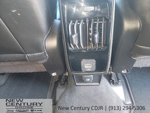 Used 2024 Jeep Compass Latitude image 14