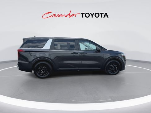 Used 2026 Kia Carnival FWD image 9