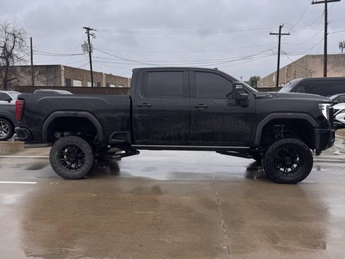 Used 2024 GMC Sierra 2500 Denali Ultimate image 9