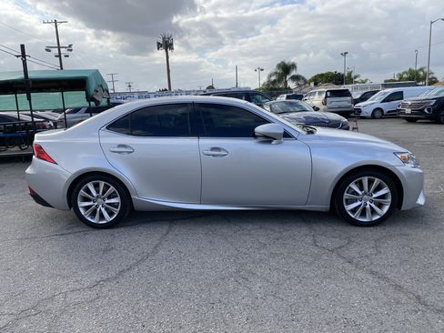 Used 2016 Lexus IS 200t RWD image 8