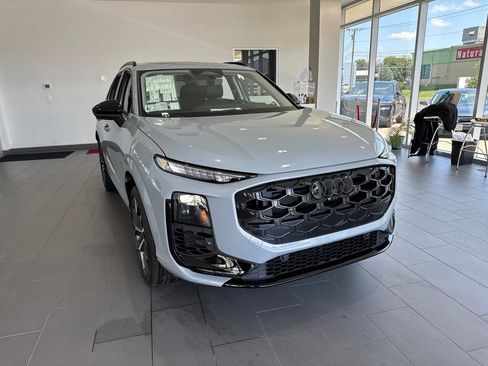 New 2026 Audi Q3 quattro 2.0T AWD/4WD image 2