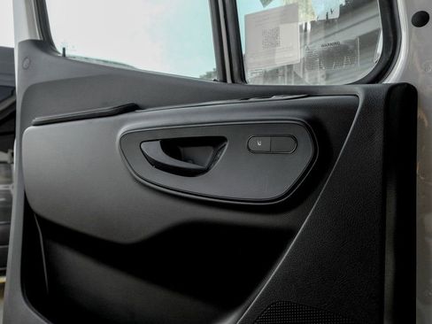 Used 2026 Mercedes-Benz Sprinter 2500 image 12