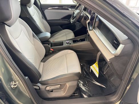New 2026 Volkswagen Tiguan SE R-Line FWD image 30