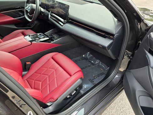 Used 2026 BMW 530i RWD image 32