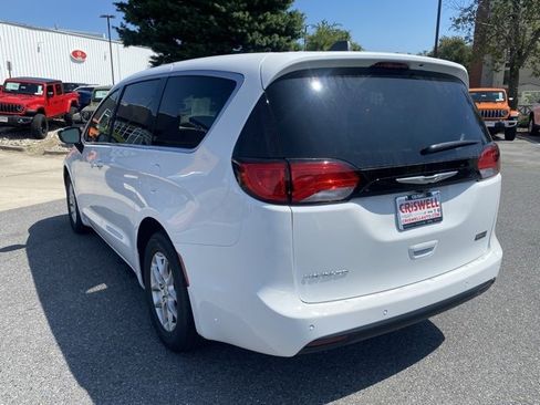 New 2026 Chrysler Voyager LX image 5