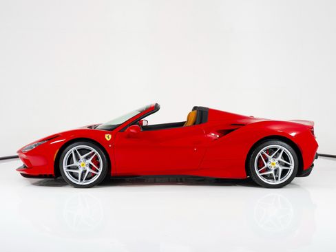 Used 2021 Ferrari F8 Tributo image 7