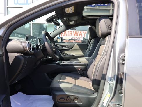 New 2027 Chevrolet Equinox LT w/ Convenience Package II AWD/4WD image 12