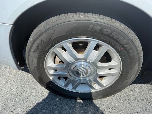 Used 2005 Mercury Sable LS image 9