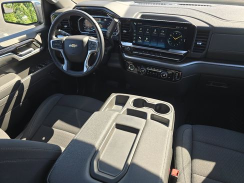 Used 2022 Chevrolet Silverado 1500 LT AWD/4WD image 29