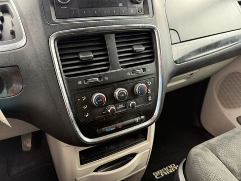 Used 2015 Dodge Grand Caravan SE w/ Quick Order Package 29E SE image 18