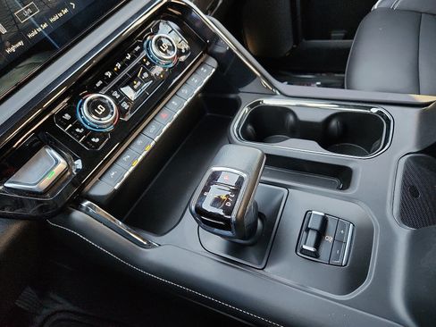 Used 2024 GMC Sierra 1500 AT4X image 25