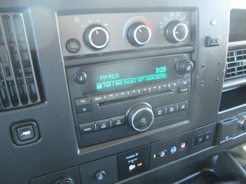 Used 2020 Chevrolet Express 3500 w/ Driver Convenience Package RWD image 18