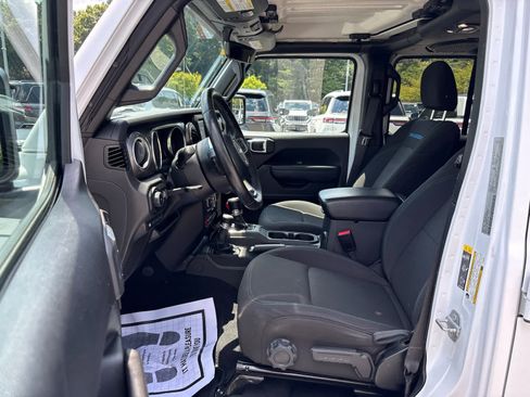 Used 2023 Jeep Wrangler Unlimited Rubicon 4xe w/ Cold Weather Group AWD/4WD image 13