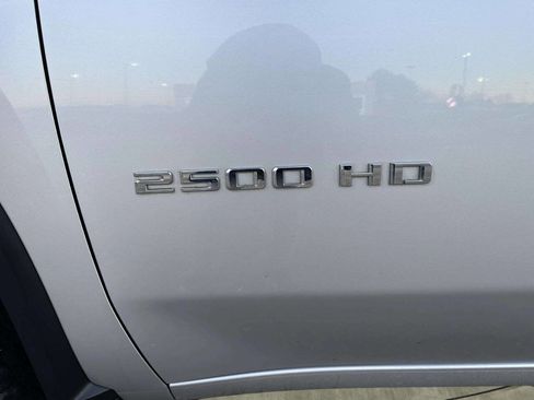 Used 2022 Chevrolet Silverado 2500 Custom w/ Custom Convenience Package image 31