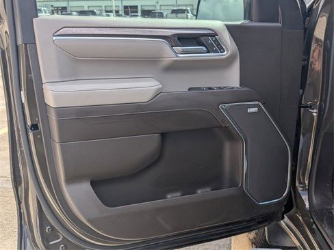 Certified 2023 Chevrolet Silverado 1500 LTZ w/ Technology Package image 8