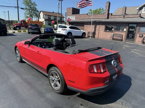 Used 2010 Ford Mustang Premium RWD image 6
