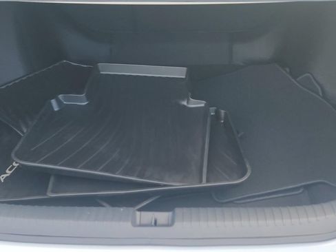 Used 2025 Honda Accord SE image 11