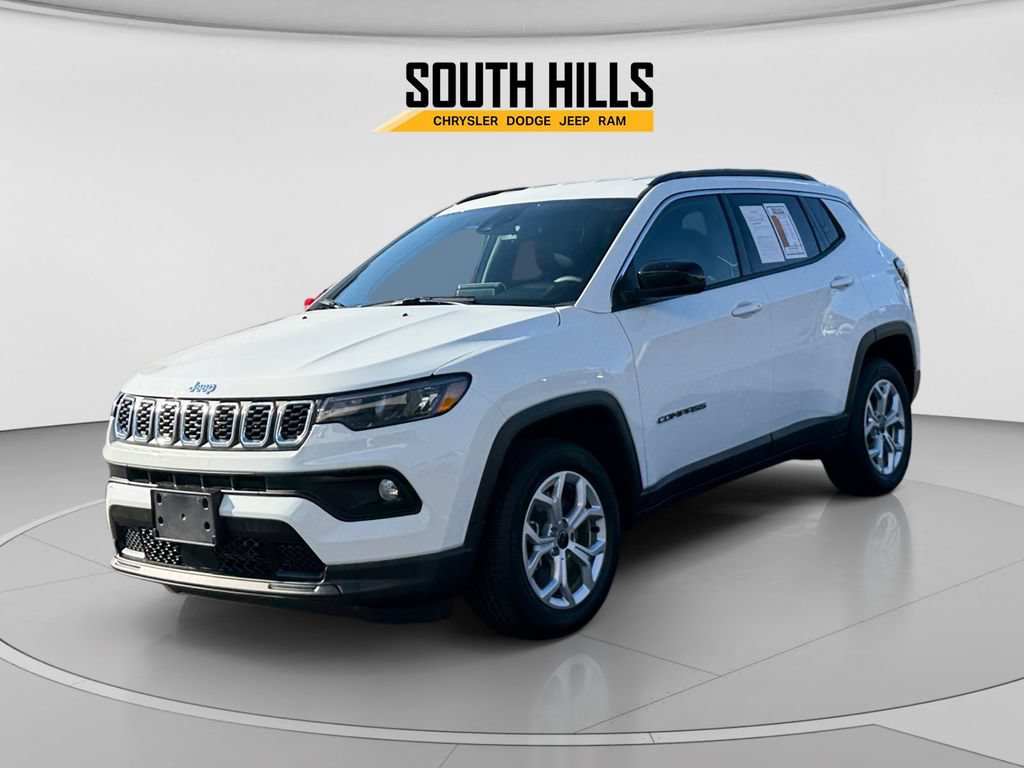 Used 2025 Jeep Compass Latitude AWD/4WD image 1