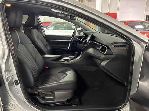 Used 2022 Toyota Camry SE image 20
