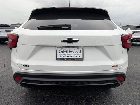 New 2026 Chevrolet Trax RS w/ Sunroof Package FWD image 8