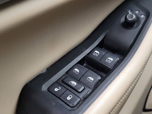 Used 2022 Jeep Grand Cherokee L Limited w/ Luxury Tech Group II image 27