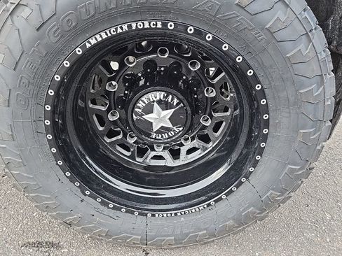 Used 2026 Ford F450 Platinum w/ FX4 Off-Road Package image 42