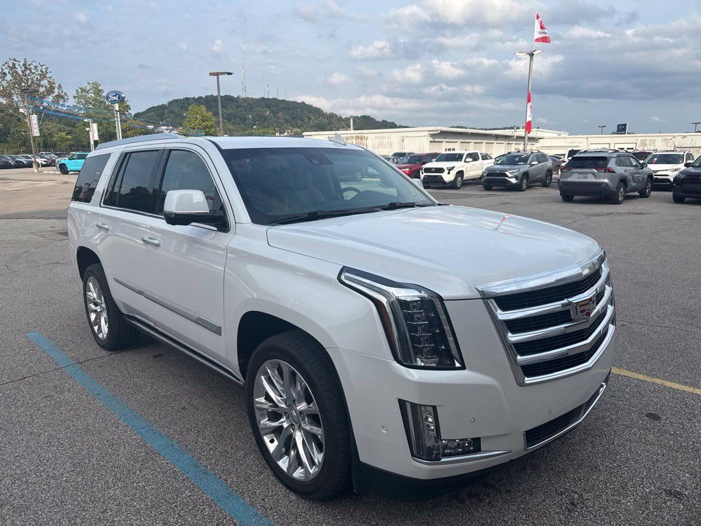 Used 2020 Cadillac Escalade Premium Luxury AWD/4WD image 42