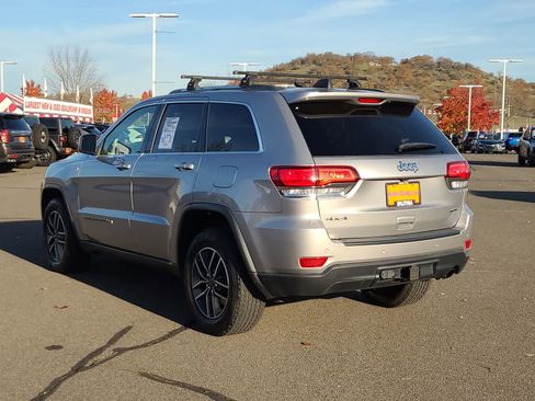 Used 2020 Jeep Grand Cherokee Laredo w/ Quick Order Package 2BN North image 12