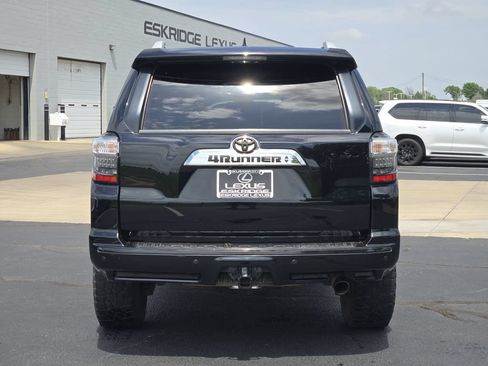 Used 2017 Toyota 4Runner Limited AWD/4WD image 6