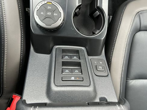 New 2025 Ford Bronco Outer Banks image 15