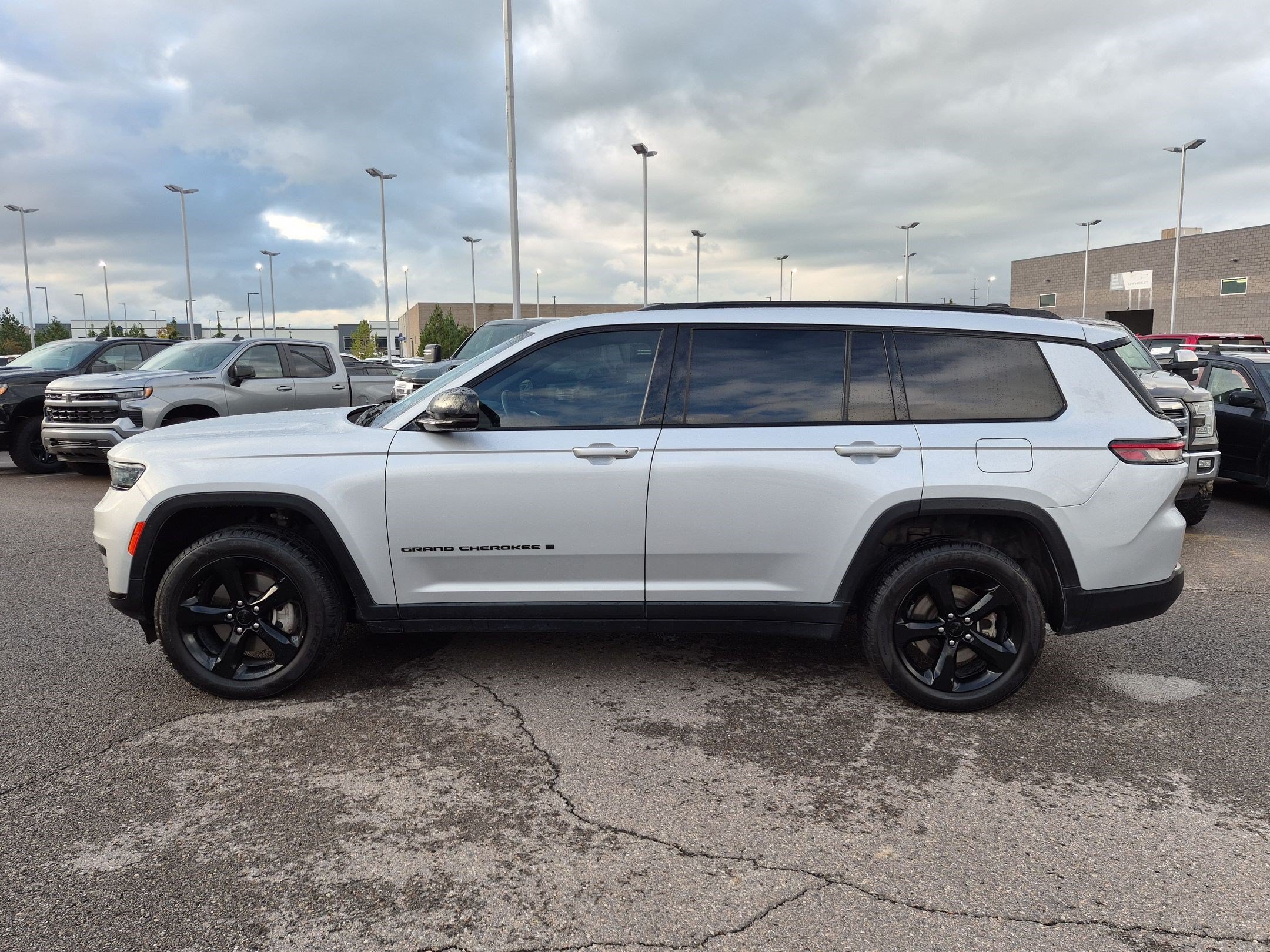 Used 2021 Jeep Grand Cherokee L Laredo AWD/4WD image 7
