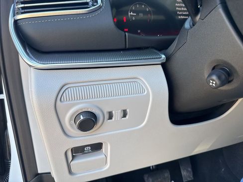 New 2026 Jeep Grand Wagoneer Summit image 18