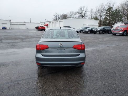 Used 2017 Volkswagen Jetta GLI FWD image 4